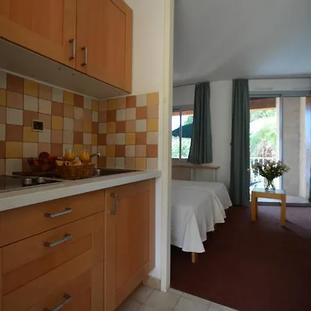 Апартаменты Les Hauts De *